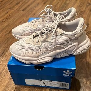 EUC Ozweego w size 6